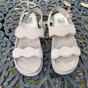 Dolce Vita "Sindy" platform sandals - size 8